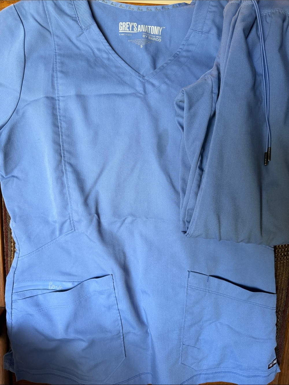 EUC- Cecil Blue Women’s Grey's Anatomy Jogger & V-Neck Scrub Set